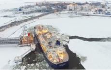 俄罗斯可能允许私营石油公司探索北极货架