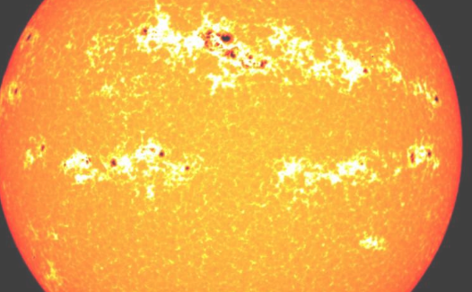 互联网动态：太阳表面附近的等离子体流动解释了太阳黑子 