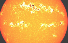 太阳表面附近的等离子体流动解释了太阳黑子