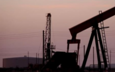API报告非常大的原油提价后 石油价格上涨