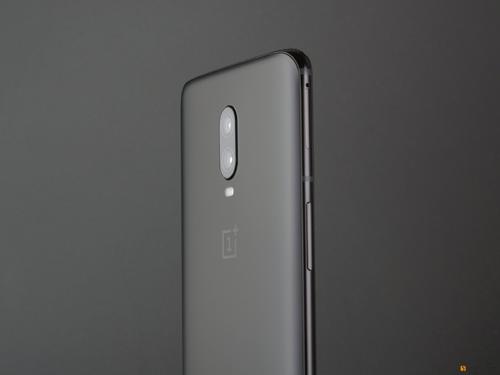 互联网动态：OnePlus 6T钢化玻璃屏幕保护膜现已上市支持屏幕解锁 