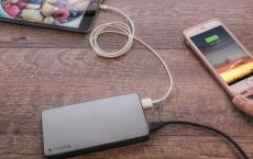 Mophie的New Powerstation可以使用Lightning电缆为其自身充电