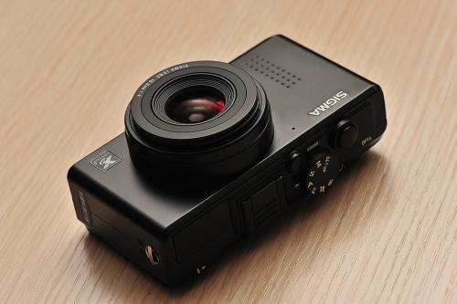 互联网动态：Sigma微型全画幅无反光镜相机现已预订价格为1900美元 