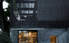 Archi-Union Architects将废弃的上海仓库改造成陶艺家的工作室