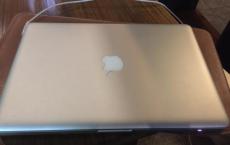 16英寸MacBookPro具有3072×1920视网膜LCD屏幕