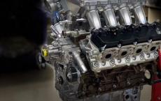 福特的7.3升V-8基本模组可产生600台自然吸气马力