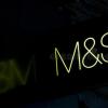 M＆S的曼彻斯特旗舰店推出了醒目的新外观标牌