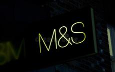 M＆S的曼彻斯特旗舰店推出了醒目的新外观标牌